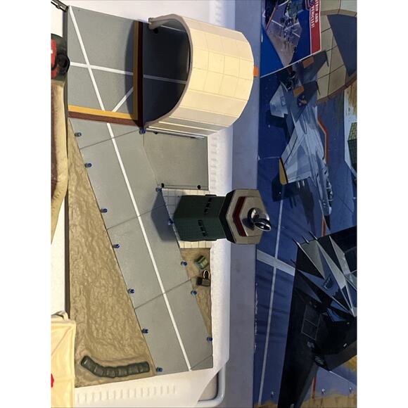 1993 Galoob Micro Machines Battle Zone Field Command. Air Command, Hospital - Picture 5 of 10